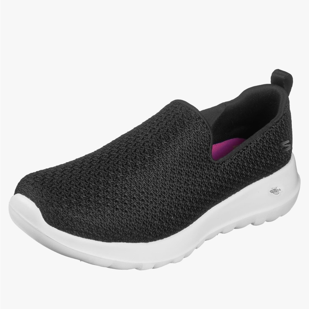 Sketchers go walk